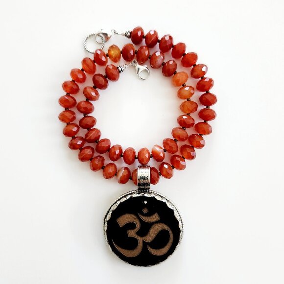 RED STRIPE AGATE NECKLACE WITH OM PENDANT-17" - Picture 1 of 2